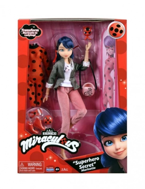 Miraculous: Katicabogár és Fekete Macska Marinette baba szuperhősrúhával