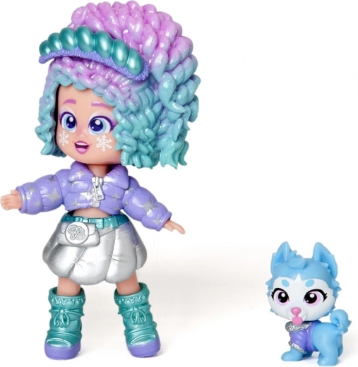 Chloe baba kisállattal és csillogó részletekkel