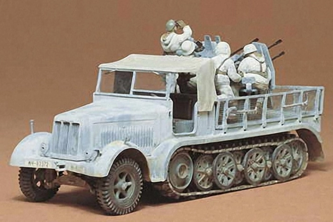 Tamiya német 8T félpályás Sdkfz 7/1 makett