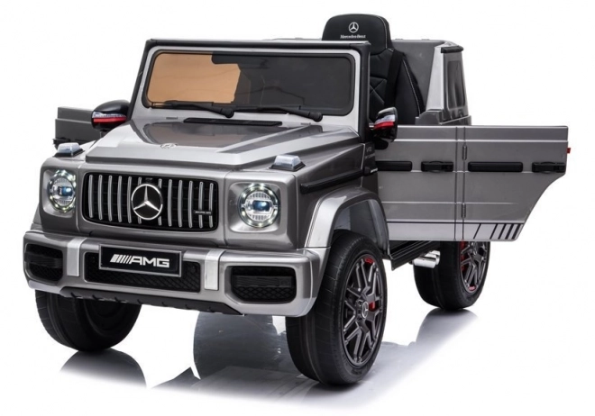 Ezüst lakkozott akkumulátoros Mercedes G63 AMG