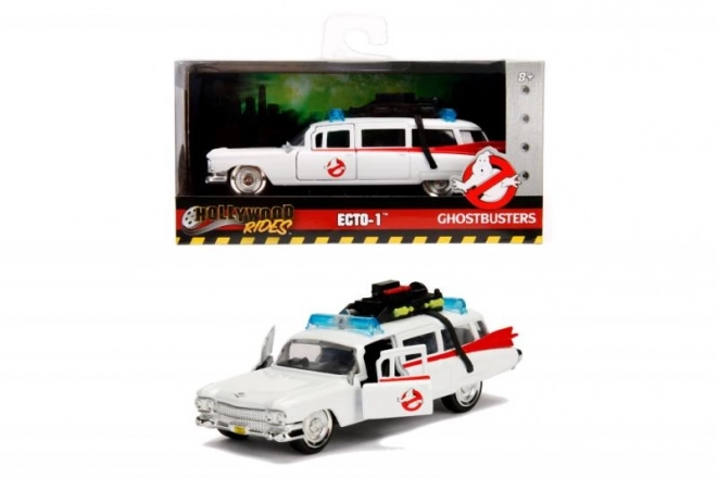 Ghostbusters ECTO-1 autómodell 1:32 méretarányban