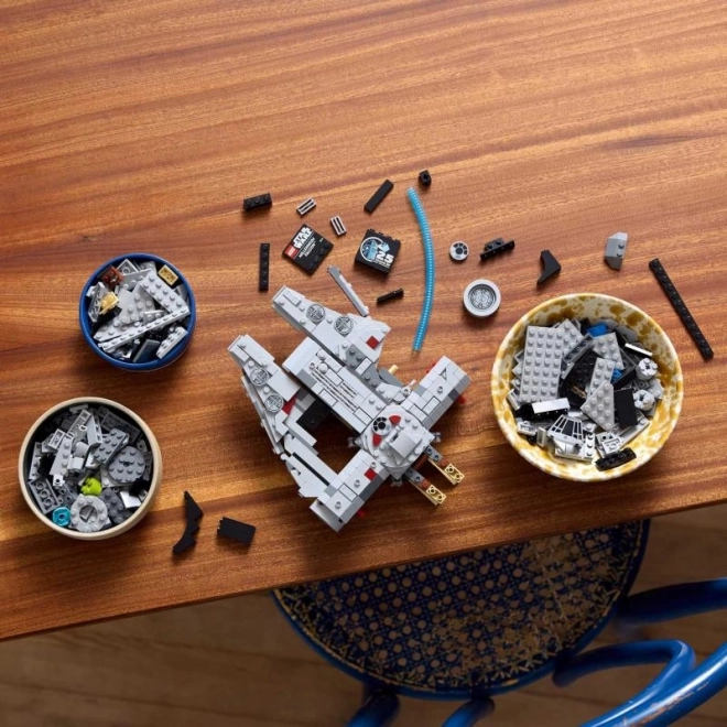 Lego Star Wars Millennium Falcon modell