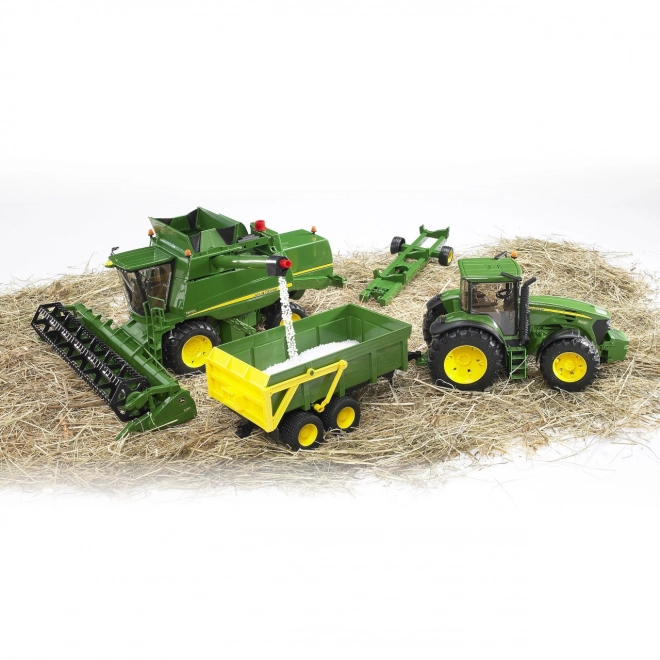 John Deere kombájn játékmodell