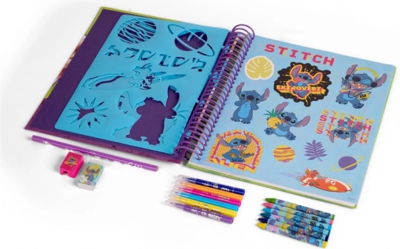 Színezők és tevékenységek Stitchel