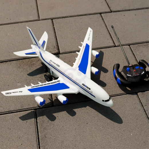 Realista részletek és működő futómű