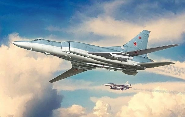 Tu-22M2 Backfire műanyag modell 1/72