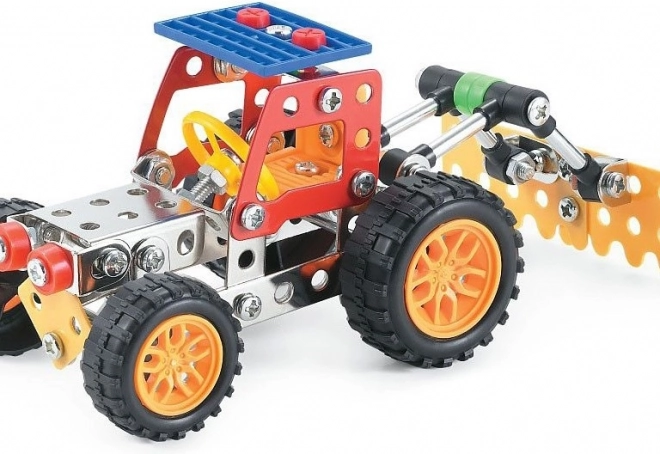 Kis szerelő traktor tartozékokkal