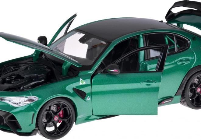 Alfa Romeo Giulia GTAm Quadrifoglio autó modell 1:18