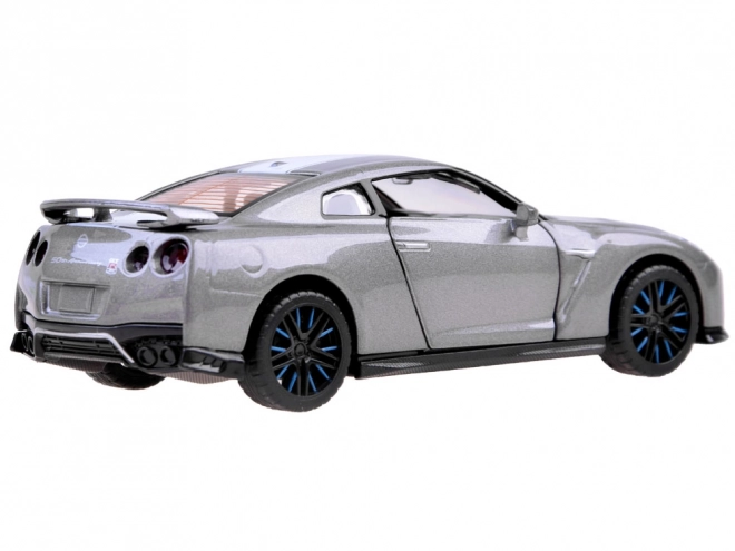 Nissan GT-R játékautó 1:32 nyitható ajtókkal