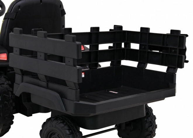 Titánium traktor utánfutóval fekete