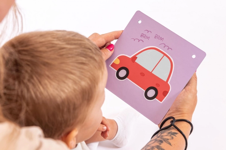 Nagy, tartós és könnyen megfogható kártyák