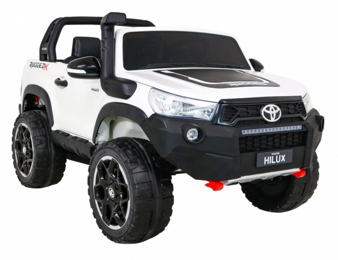 Toyota Hilux jármű fehér
