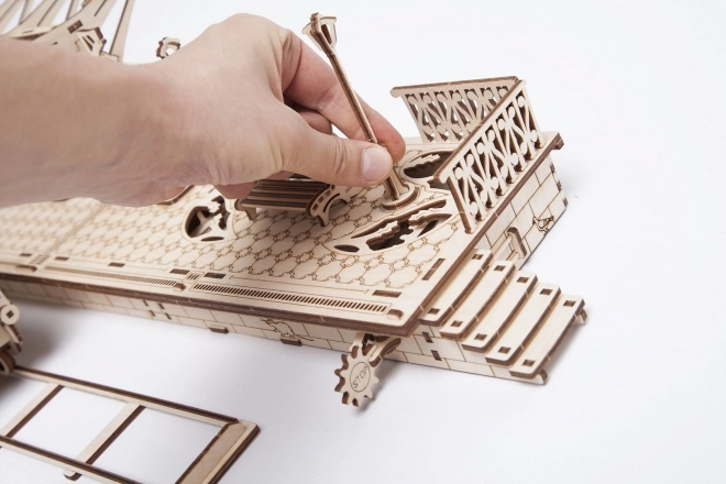 Ugears 3D fa mechanikus puzzle vasúti peron