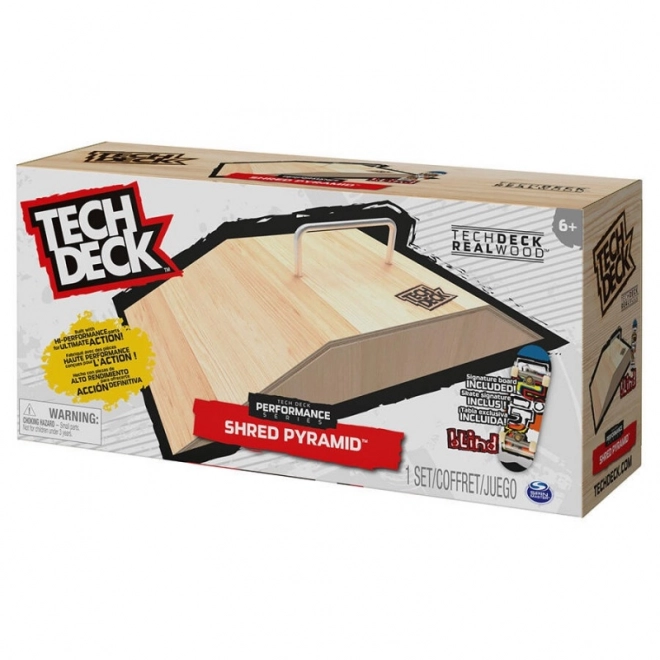 Tech deck fa rámpa fingerboarddal