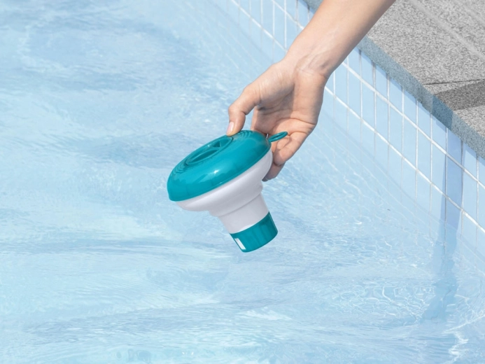 Egyenletes eloszlás a vízfelszínen