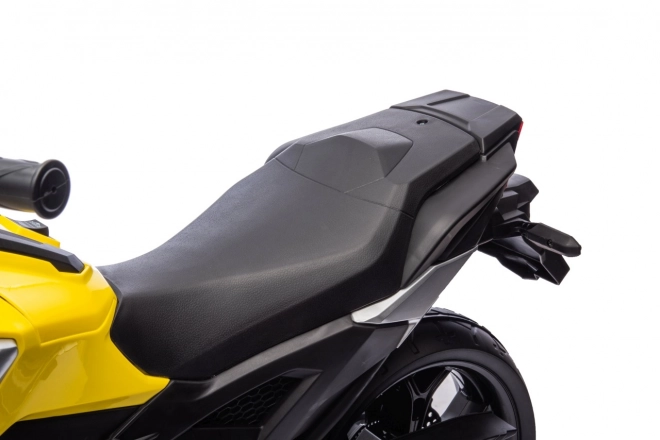 Honda NC750X motorkerékpár sárga
