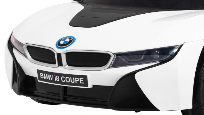 BMW I8 Lift Akkumulátoros Autó Fehér + távirányító + lassú indítás + 3 pontos övek + MP3 USB + LED dióda