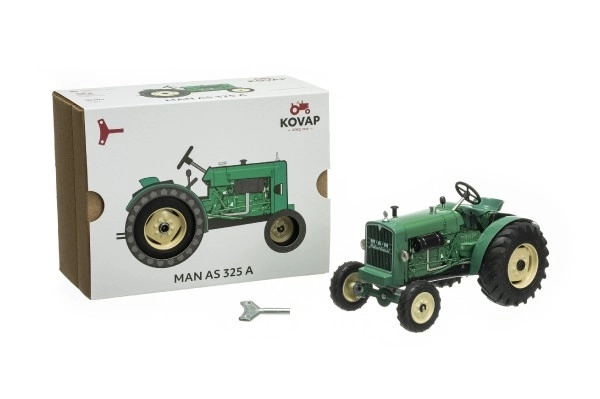 Zöld MAN traktor kulccsal 1:25 méretarányban