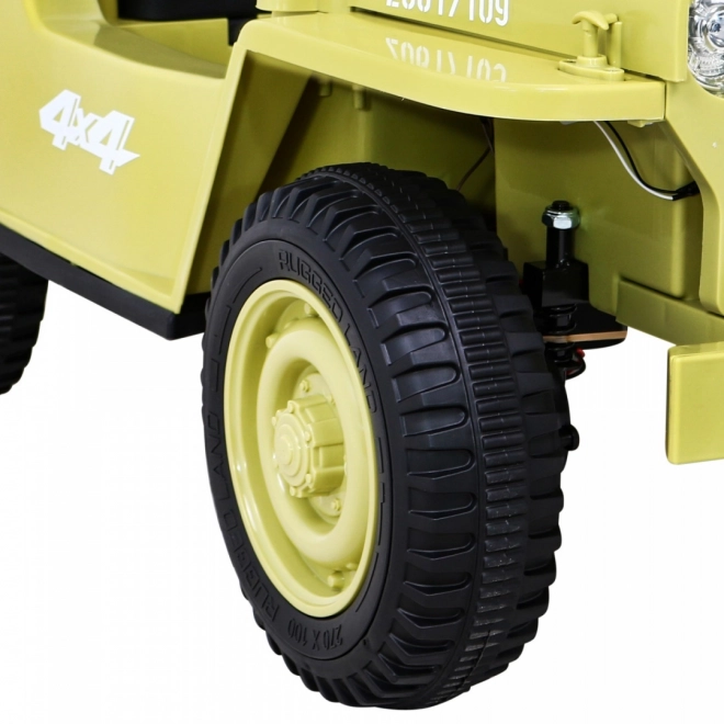 Retro katonai gyerekautó bézs + 4x4 meghajtás + távirányítás + 2 csomagtartó + lassú indulás + MP3 LED