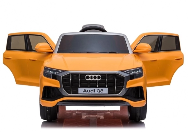 Sárga lakkozott Audi Q8 gyerek elektromos autó