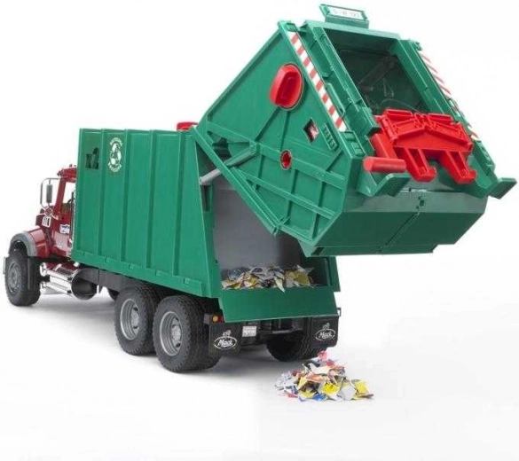 Működő emelő és hulladékprés