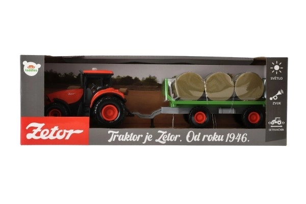 Zetor traktor utánfutóval és bálákkal