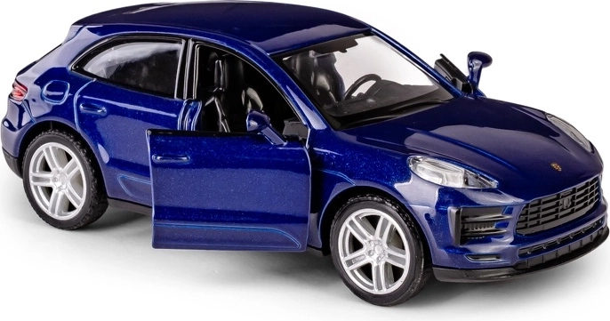 Nyitható ajtók és részletes belső tér