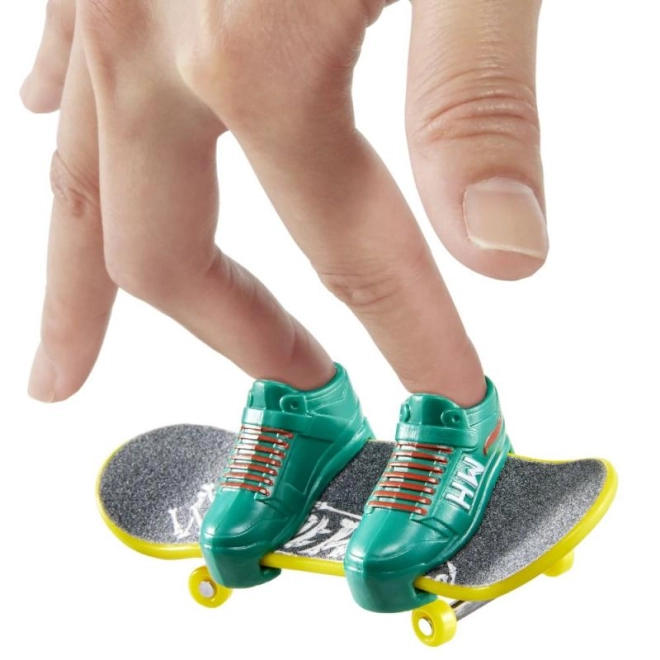 Exkluzív fingerboard Tony Hawk megjelenésével