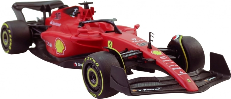 Realista részletek és egyenletes haladás