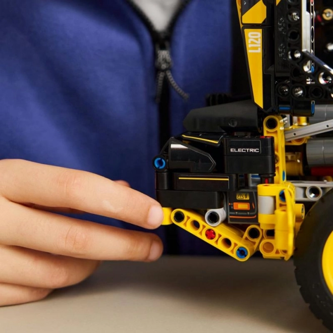 Volvo L120 Elektromos homlokrakodó LEGO Technic