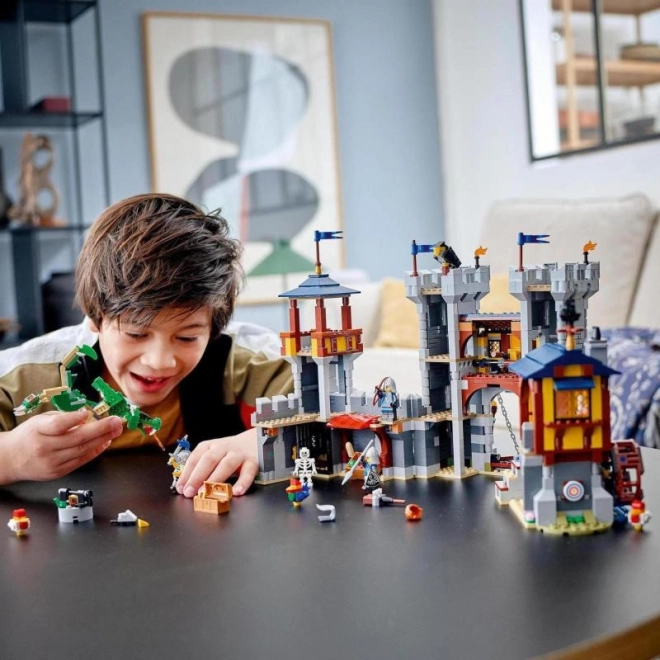 Középkori kastély LEGO Creator 3 az 1-ben