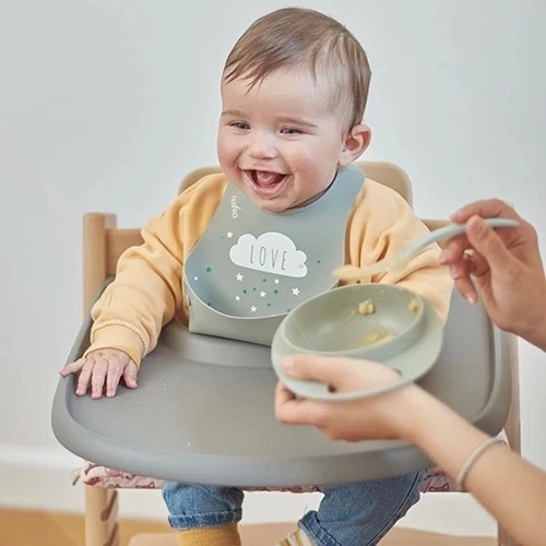 Zöld tányér és tál szett gyerekeknek