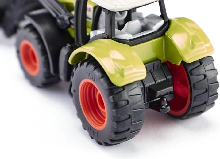 Gumiabroncsok és hátsó vonóhorog utánfutóhoz