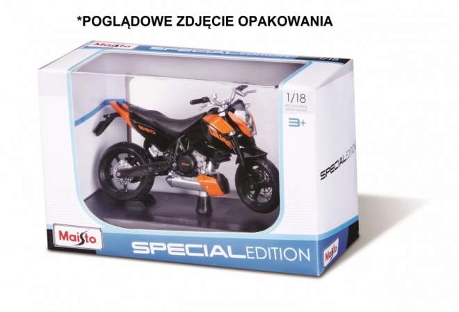 Suzuki GSX-R600 modell motorkerékpár állványon 1/18