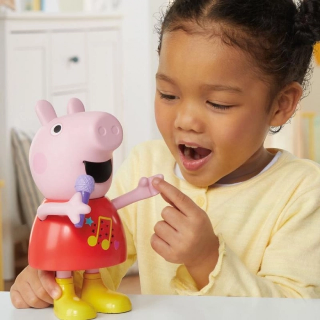 Peppa malac beszélő és éneklő Hasbro-tól