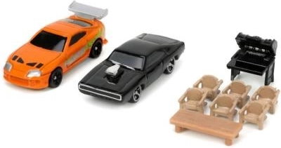 Két fém nano kisautó