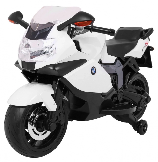 BMW K1300S Gyerek motorkerékpár akkumulátorral fehér + segédkerekek + hangok Fények + lassú indítás