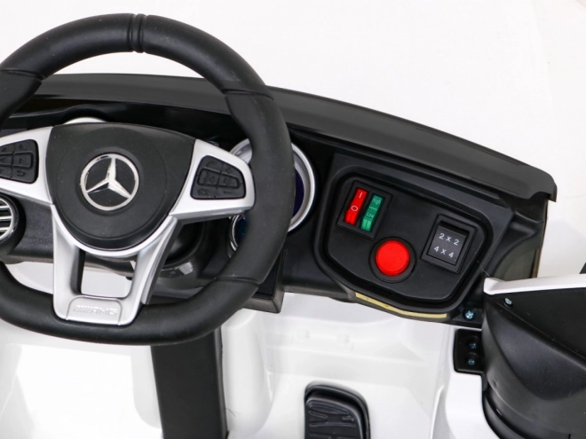 Mercedes Benz GLC63S gyerekeknek fehér + távirányító + 4x4 hajtás + MP3 LED + EVA + lassú indulás