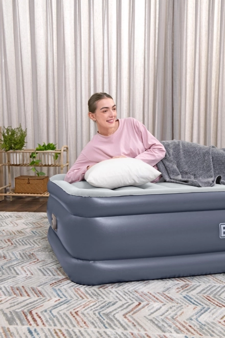 Bestway felfújható matrac pumpával