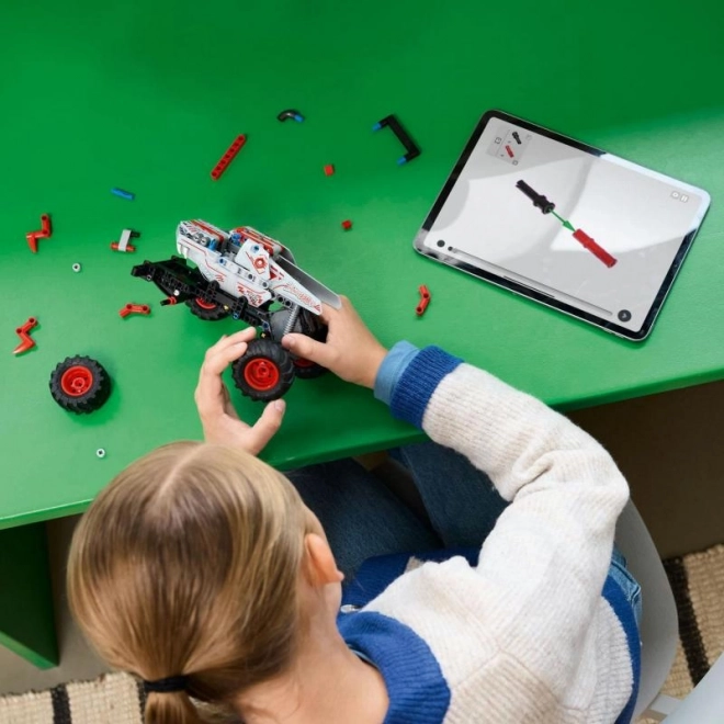 Lego Technic Monster Jam Thunderroarus játékautó