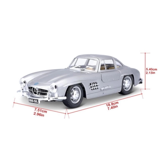 Mercedes-Benz 300SL ezüst modellautó 1:24 méretarányban