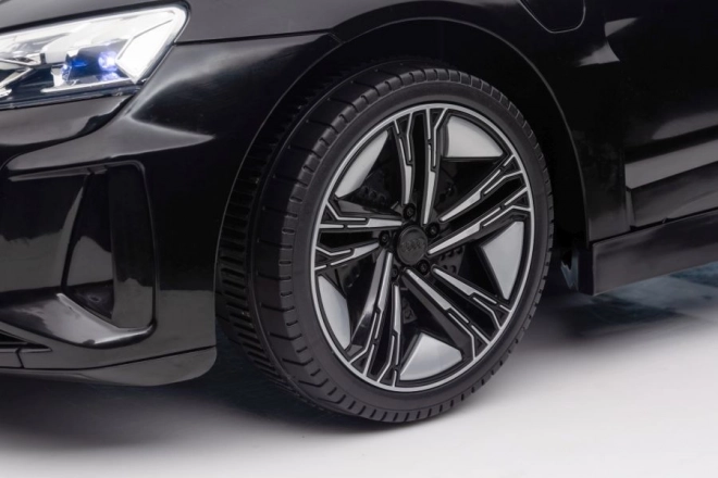 Elektromos kisautó gyerekeknek Audi RS e-tron GT fekete