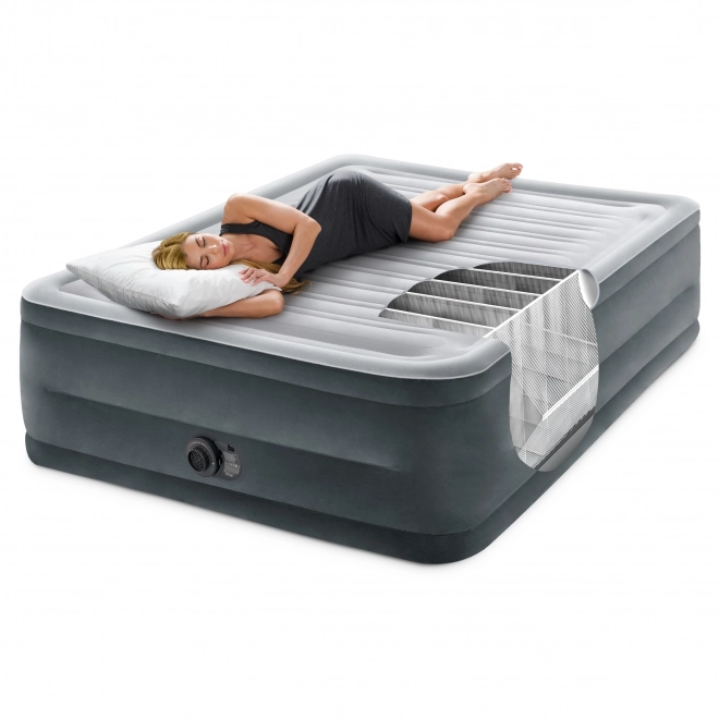 Kétszemélyes felfújható matrac beépített elektromos pumpával 203 × 152 × 56 cm INTEX