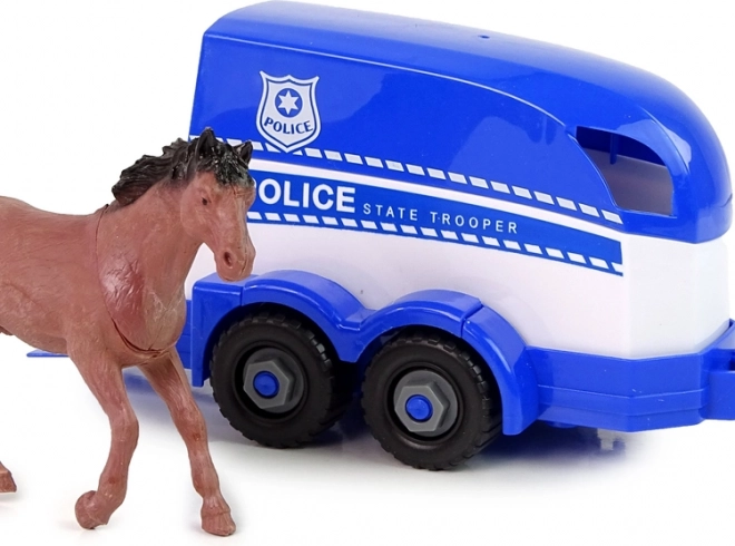 Rendőrló szállítása, mint az igazi