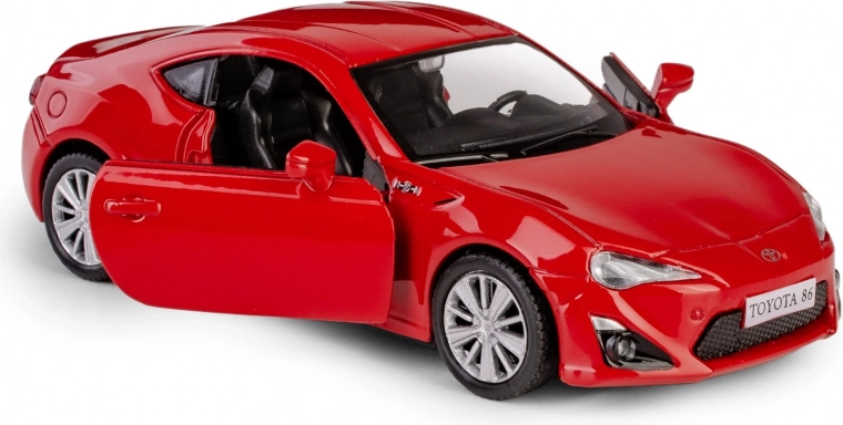 Nyitható ajtók és részletes belsőtér