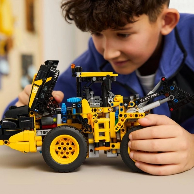 Volvo L120 Elektromos homlokrakodó LEGO Technic