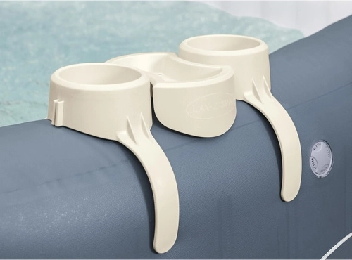 Egyszerű felszerelés a pezsgőfürdő peremére