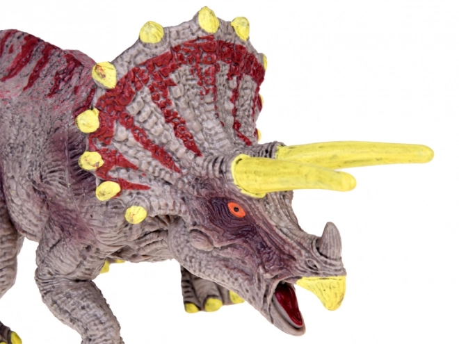 Gumiból készült triceratopsz dinoszaurusz figura