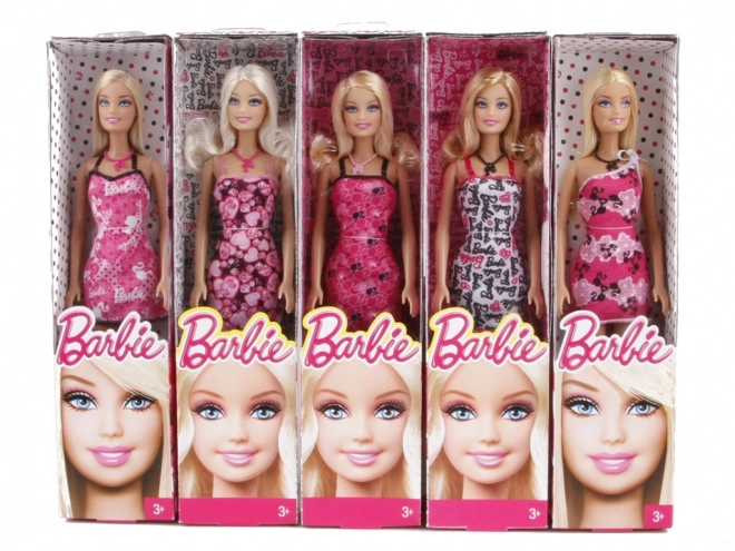 Barbie divatos ruhában