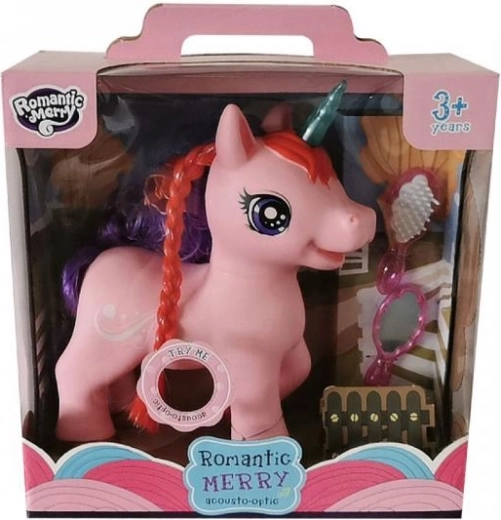 Énekel és vidám hangokat ad ki